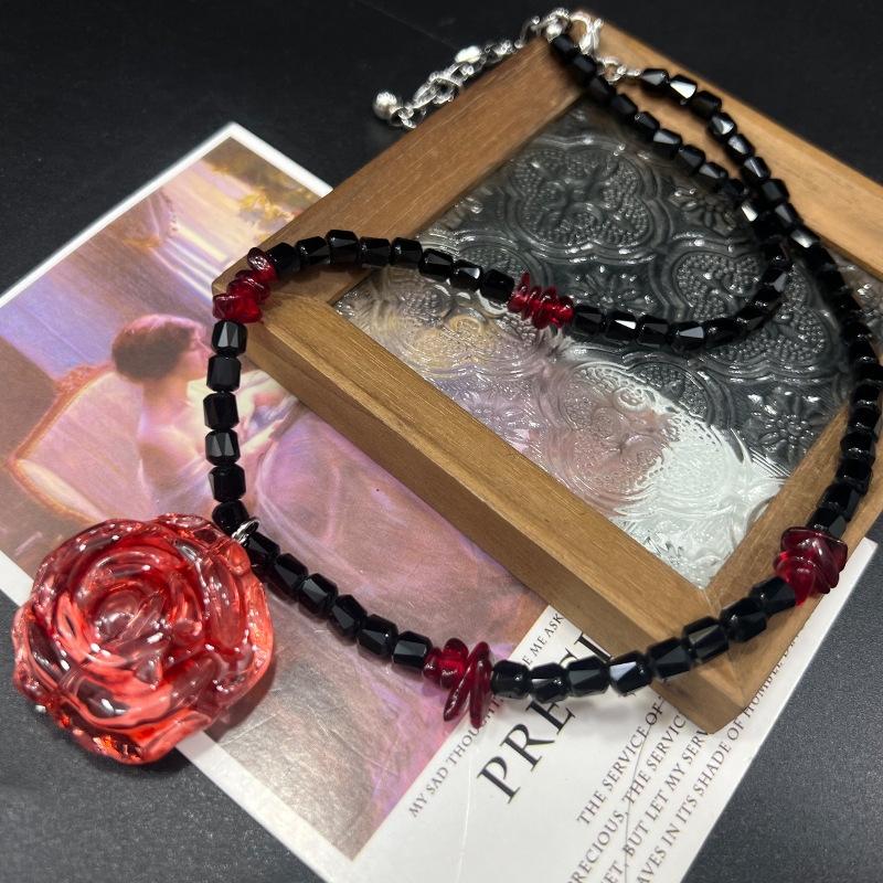 原创暗黑系单朵大花玫瑰鸽血红性感高级小众设计辣妹时尚甜酷项链