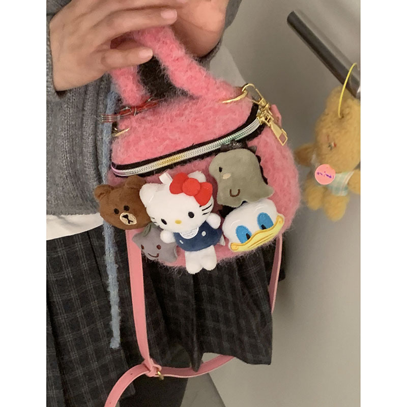 可爱卡通玩偶手提包包女秋冬2025新款时尚毛呢小方包百搭斜挎包
