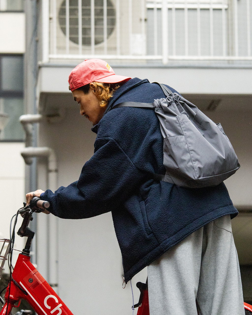 春夏新款轻量尼龙户外双肩背包