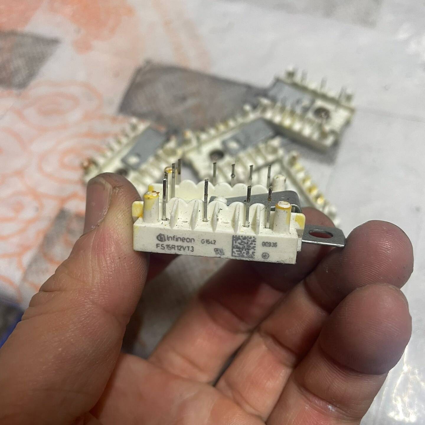 议价FS15R12VT3 FS10R12VT3 FB10R06V