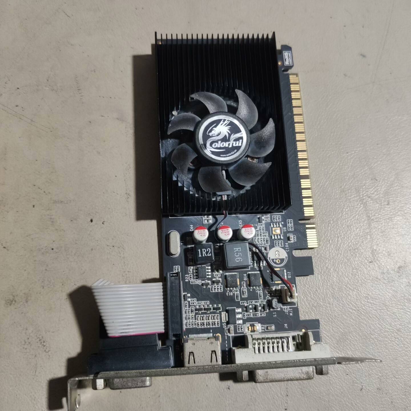 议价七彩虹GT710黄金版II显卡，型号GT710-2GD3。