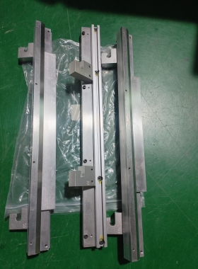 原装全新GPX刮刀架2UHBNS000402现货供应