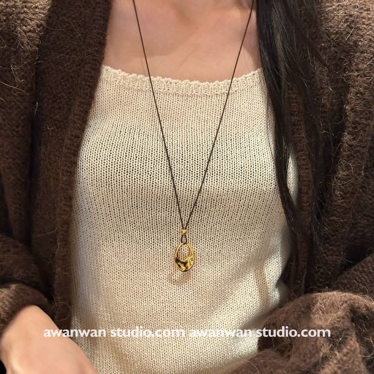 阿婉Wan 甜酷辣妹风几何水滴异形吊坠毛衣链皮绳气质小众项链