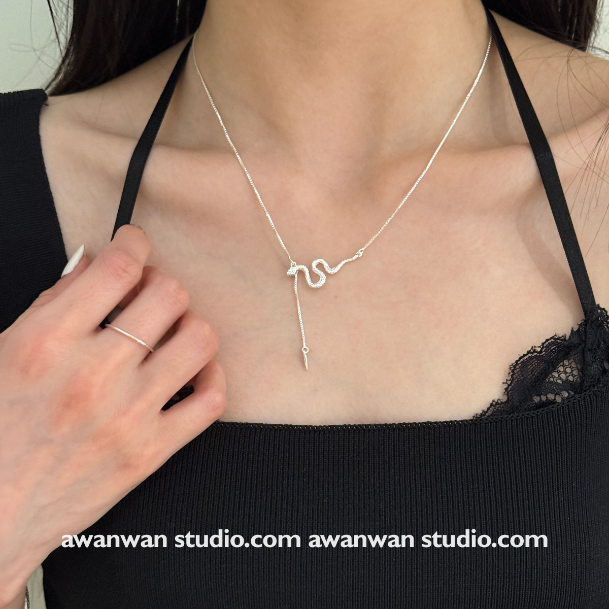 阿婉Wan 高级感本命年新年卷卷蛇锁骨链气质流苏小众毛衣链项链