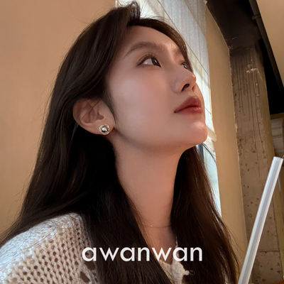 阿婉Wan小灰豆~银灰珍珠花蕊设计感耳钉秋冬轻奢高级感百搭耳饰