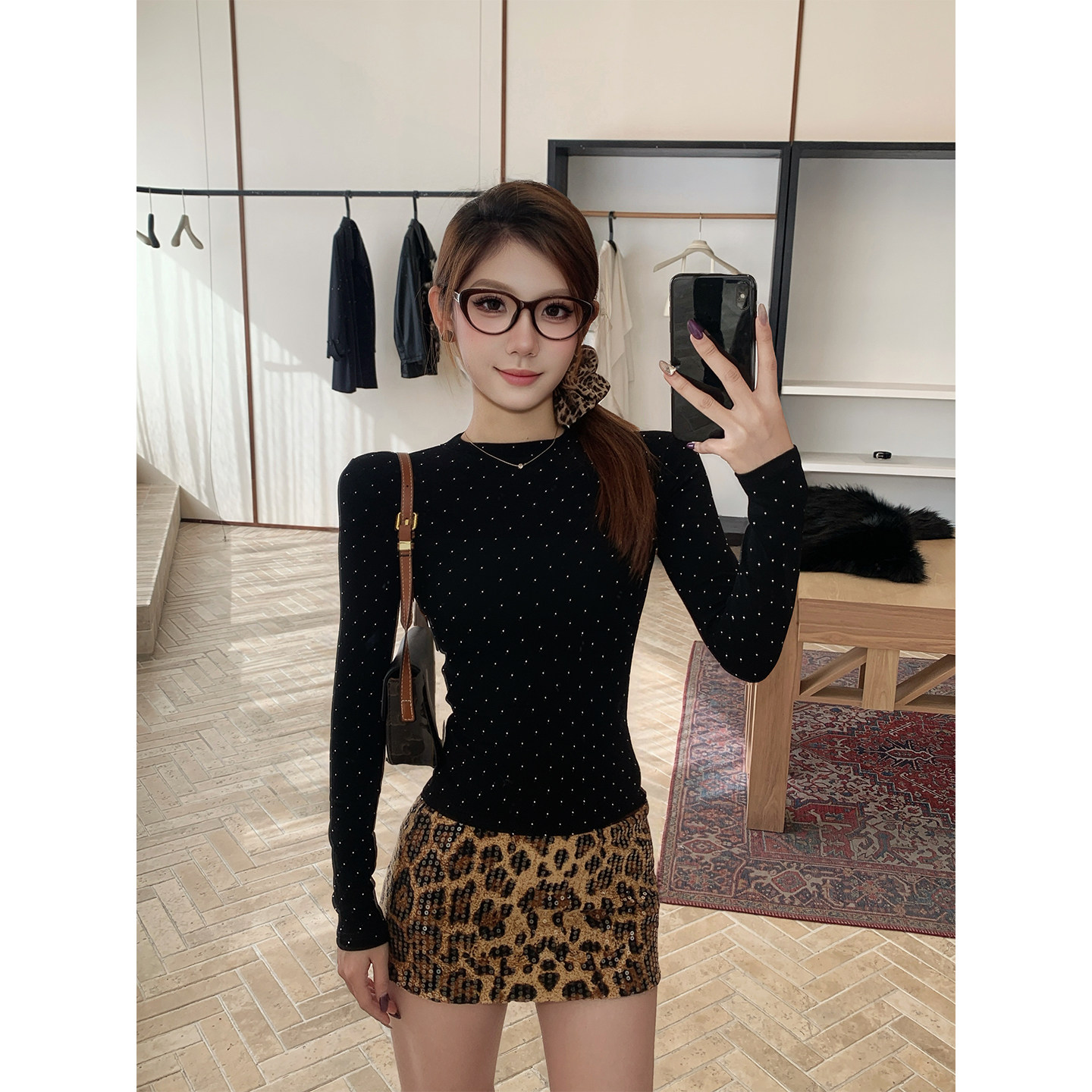 铅笔莓莓 复古烫钻圆领加绒长袖T恤女秋冬气质设计感修身百搭上衣