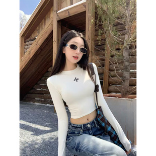 铅笔莓莓 美式短款长袖T恤女秋季2025辣妹设计感修身显瘦打底上衣