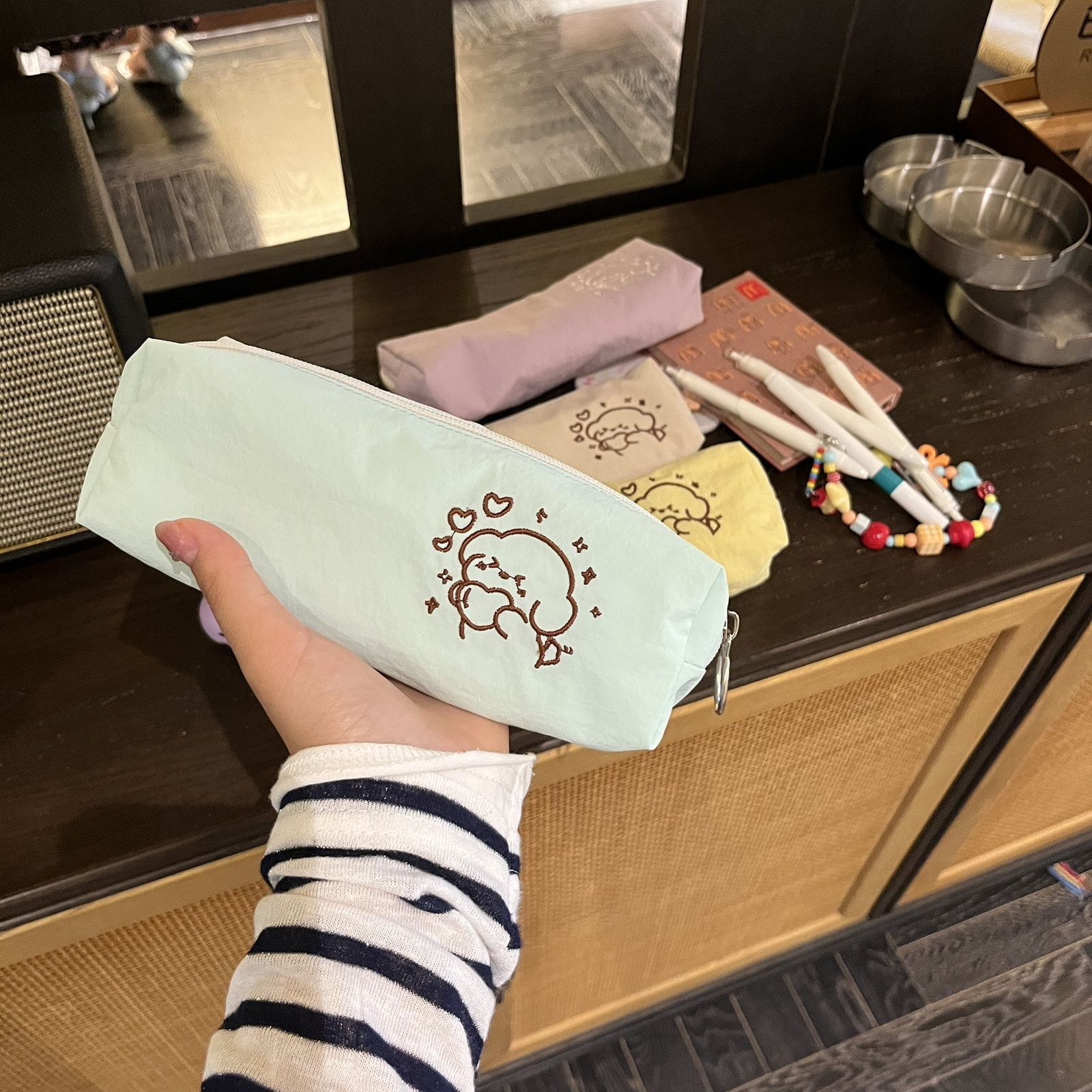 原创新款笔袋小狗刺绣大