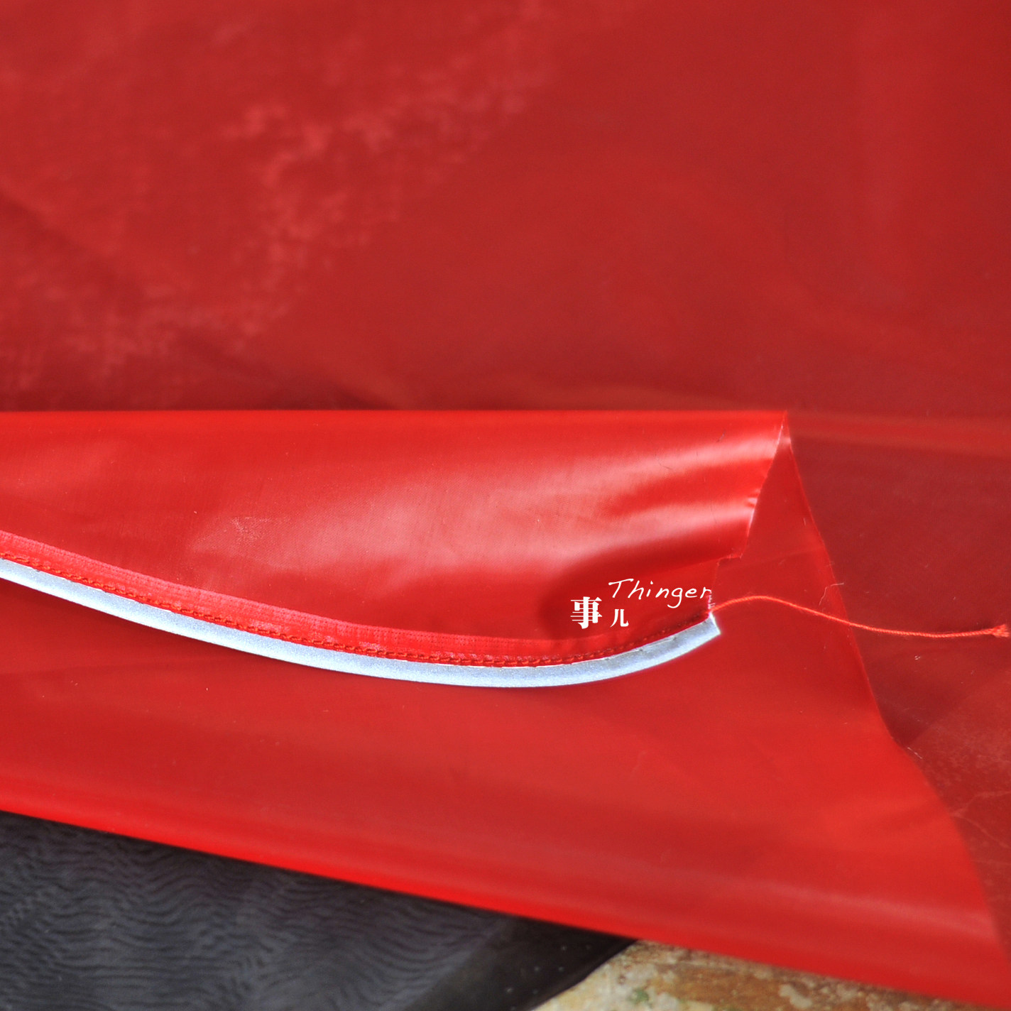 반사 롤링 스트립 - 거즈 안감 및 밝은 은색 색상|미터당 가격이 있는 미래 지향적인 구조 선 및 장식 가장자리