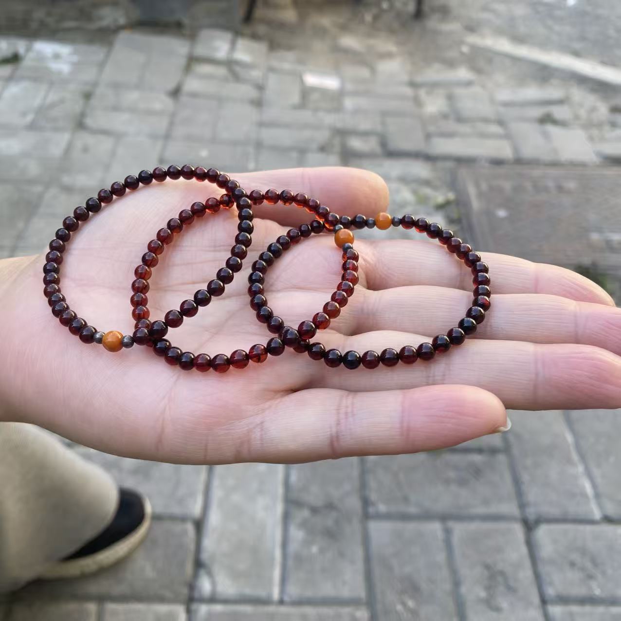 Selling at a loss for 20-year-old Russian blood amber, 90-year-old beeswax raw stone, natural amber, beeswax blood amber bracelet and bracelet