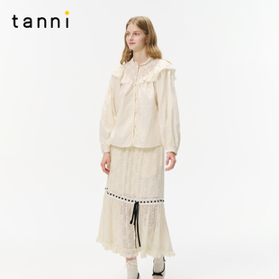 TO31SH019A 半身裙套装 tanni25秋新款 浪漫白色镂空蕾丝刺绣衬衫