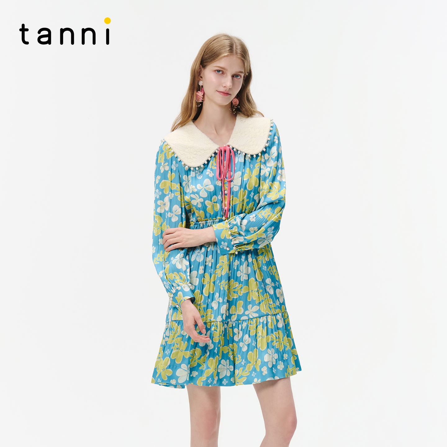 tanni25秋冬新款甜美浪漫风蕾丝娃娃领收腰印花连衣裙TO31DR020A