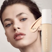 Rihanna trang điểm fenty beauty liquid Foundation kiểm soát dầu nền màu mờ lâu dài - Nền tảng chất lỏng / Stick Foundation