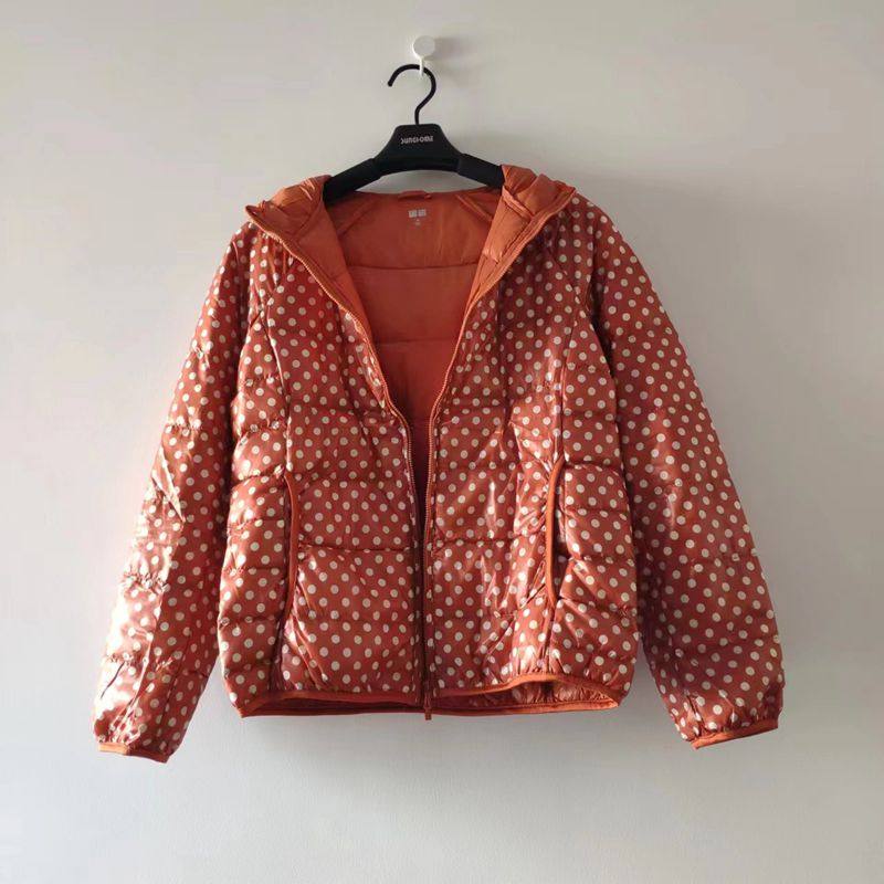 冬日温暖新款日系简洁女装水玉连帽羽绒服拉链斜插袋休闲轻便百搭