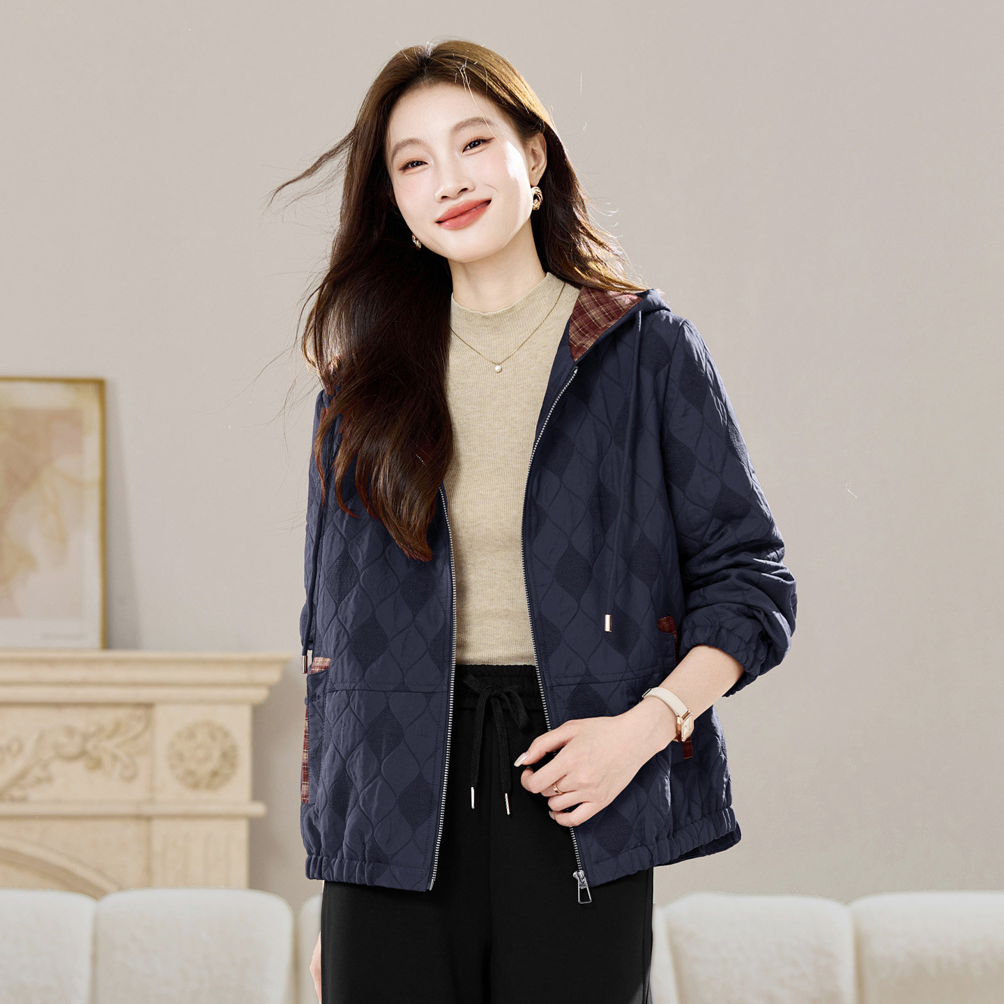 现货2026春秋季新款时尚中老年妈妈装短外套上衣格子女士风衣