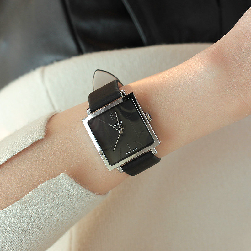 聚利时韩国时尚手表方盘简约学生女表皮带手表中性时尚时装手表