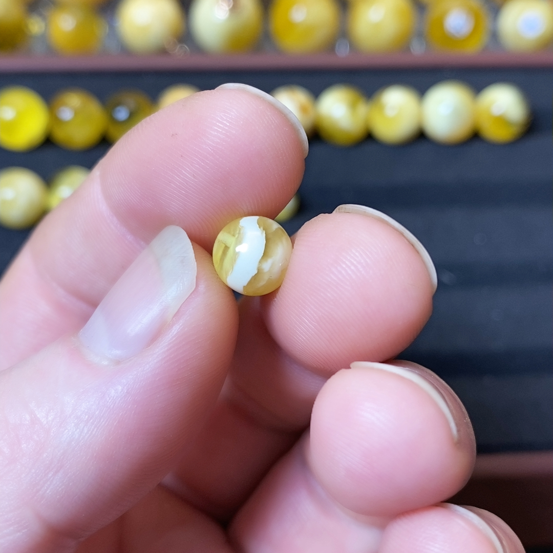 2-7/8.7瓷白蜜蜡单珠