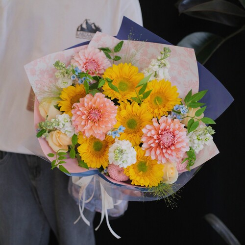 多巴胺向日葵百合玫瑰花束 青岛 东莞 广东同城鲜花 母亲节礼物