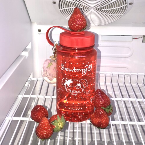 人类咸果酱原创手绘颜文字萌物草莓波点水杯600ml随行杯礼物预售