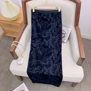 ECHOADE自带优雅 腰头牛筋设计绒感花纹肌理 极简轻薄显瘦半身裙