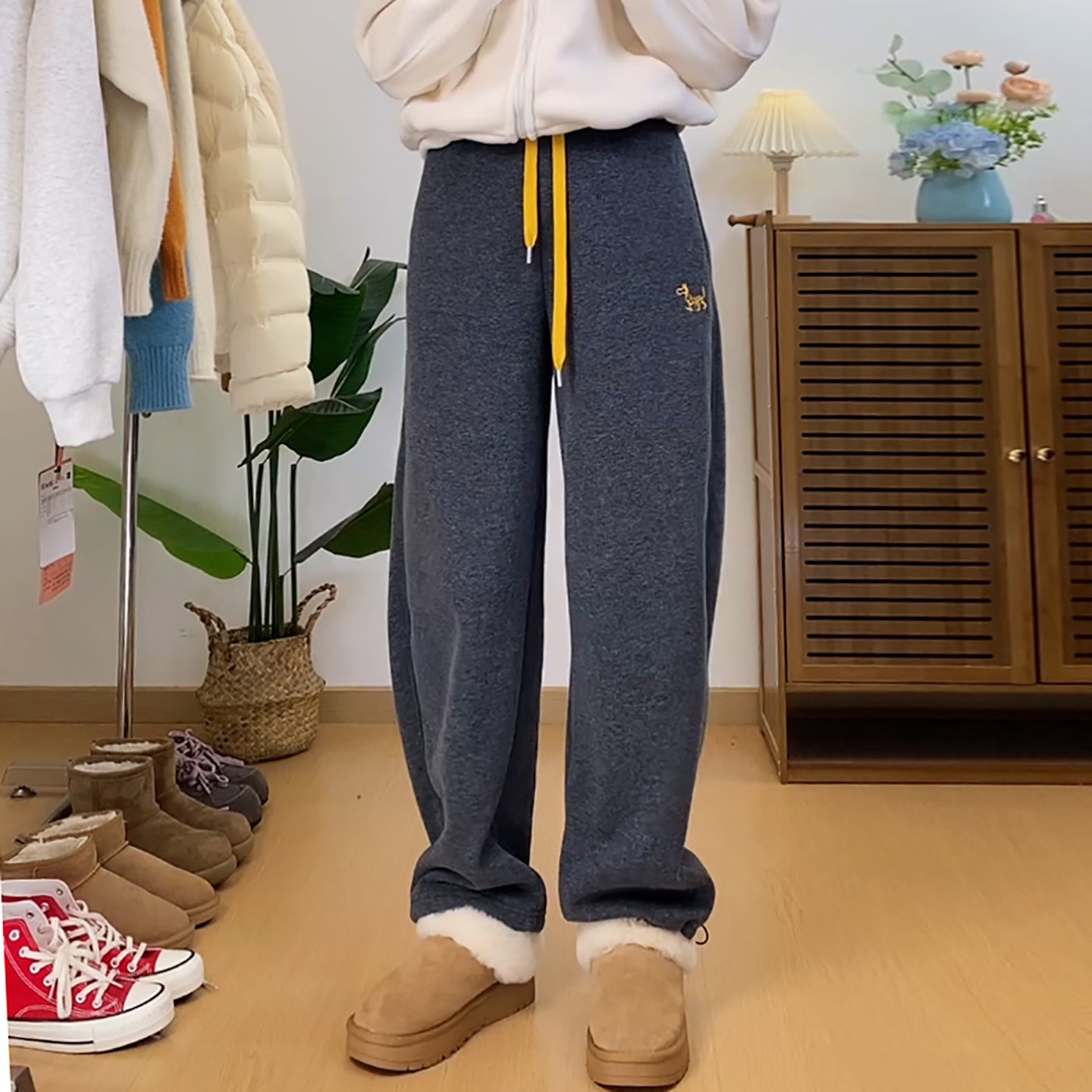 Ader刺绣束脚两穿休闲卫裤女2026春季新款时尚百搭高腰显瘦弯刀裤,女装/女士精品,大码裤装,淘宝优惠券,粉丝福利购,淘宝优惠卷