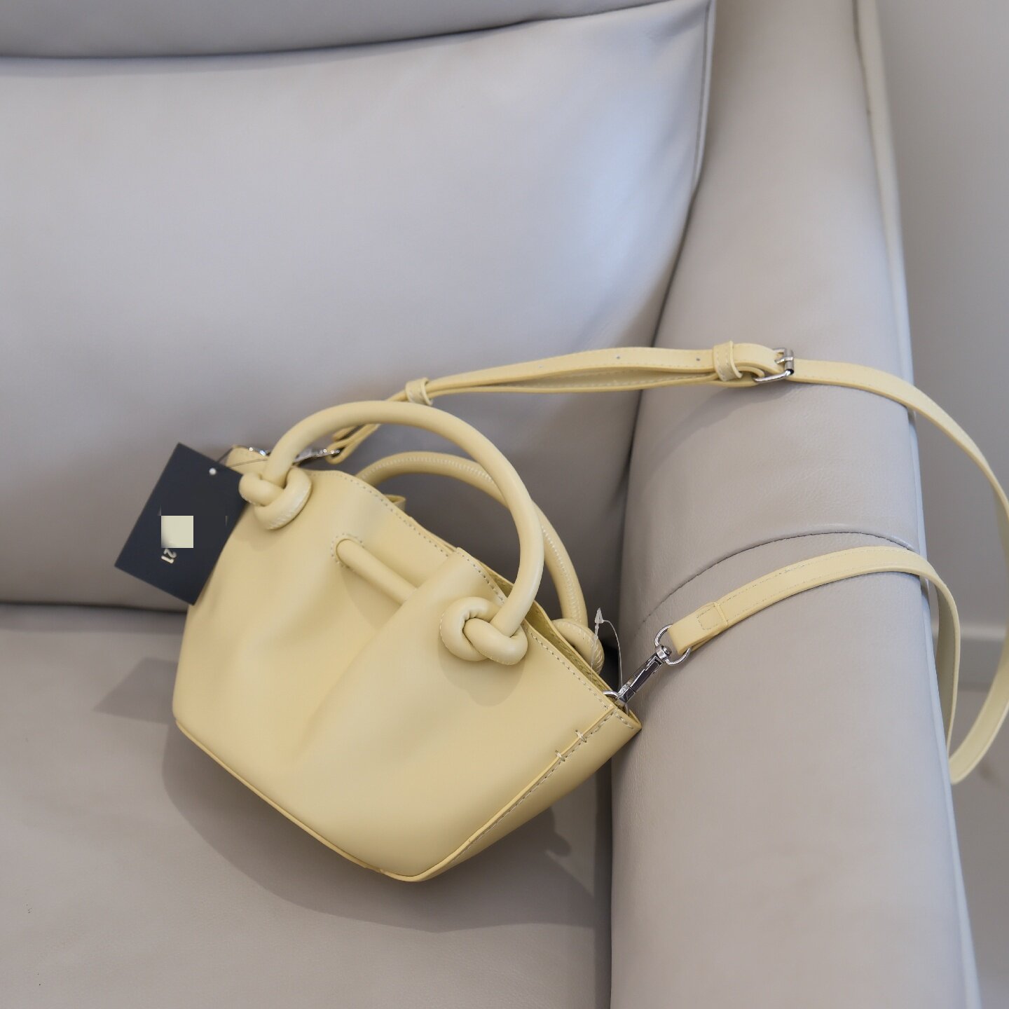 美国外贸小包纯色水桶包手提单肩包菜篮子包奶黄色休闲斜挎包女包