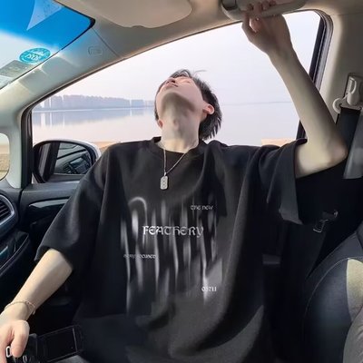 黑色短袖t恤男款夏季穿搭美式