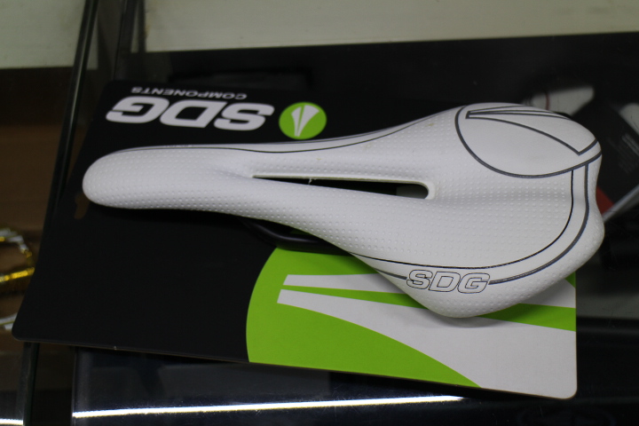 行货 美国 SDG CIRCUIT碳弓 座垫坐垫车坐