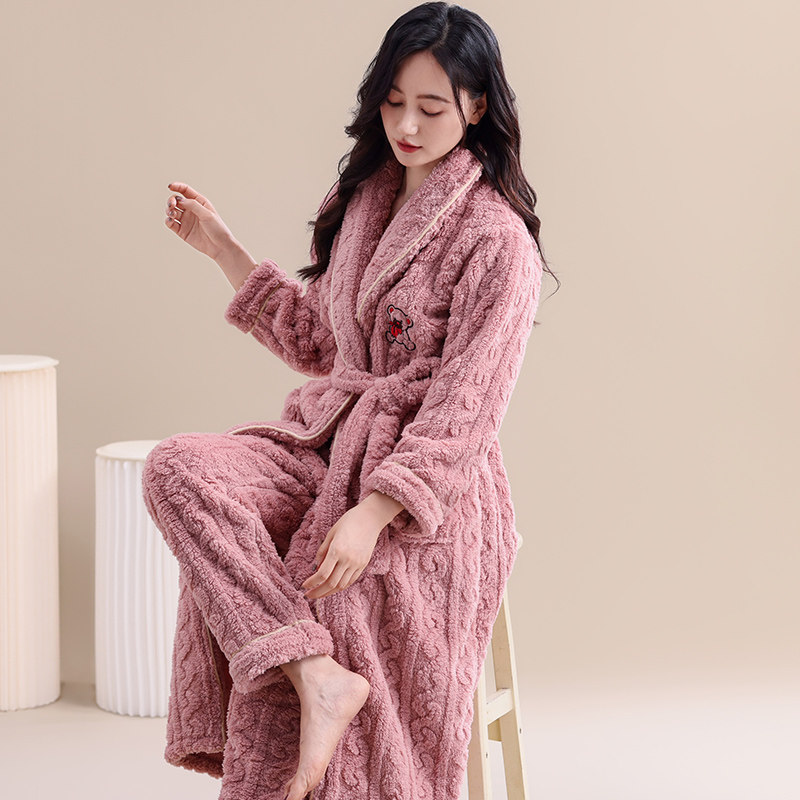 睡衣女冬季加绒加厚保暖珊瑚绒法兰绒大码中年妈妈睡袍家居服套装