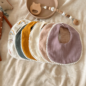 新韩系ins纯棉泡泡纱婴儿口水巾花边公主宝宝围嘴圆形新生儿吐奶