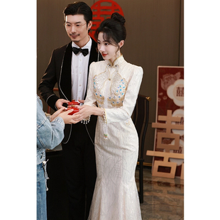 鱼尾旗袍敬酒服新娘冬装长袖重工刺绣香槟色改良新中式订婚礼服裙
