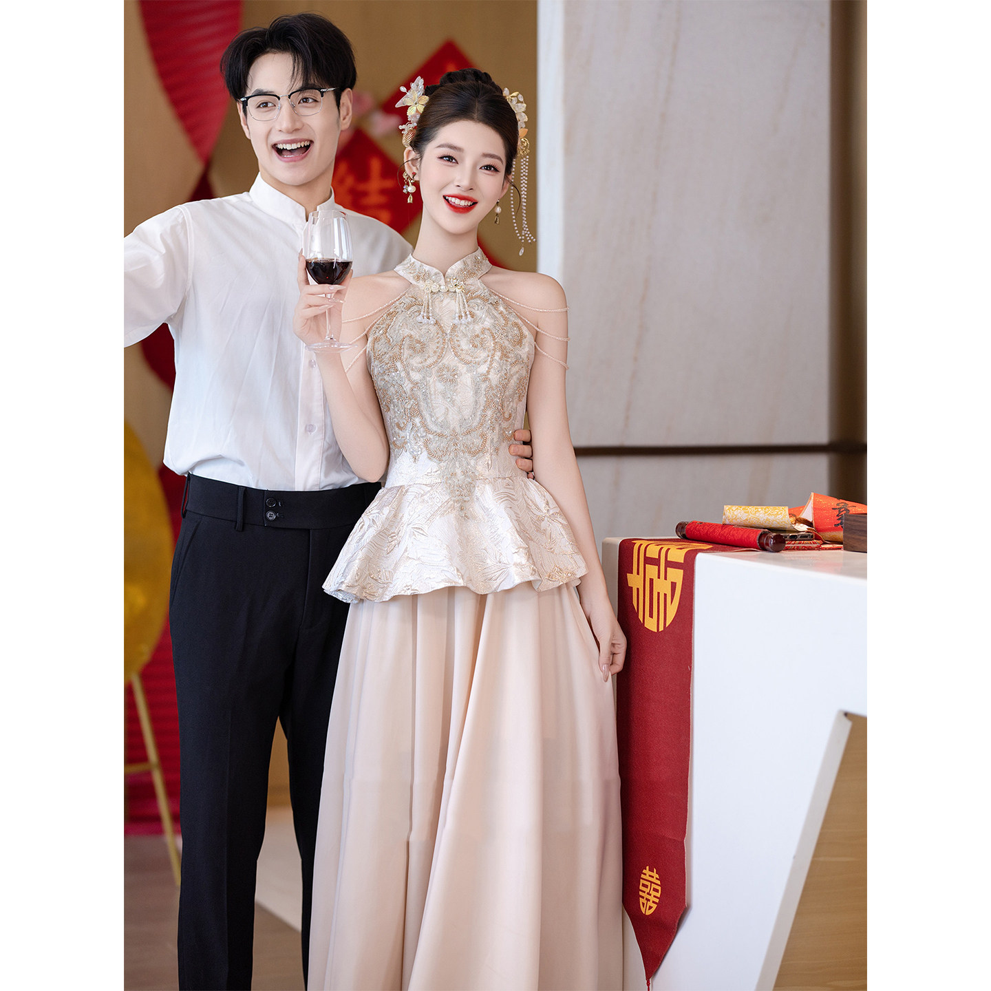 新中式挂脖订婚礼服敬酒服新娘结婚便装2026高级感宴会旗袍两件套