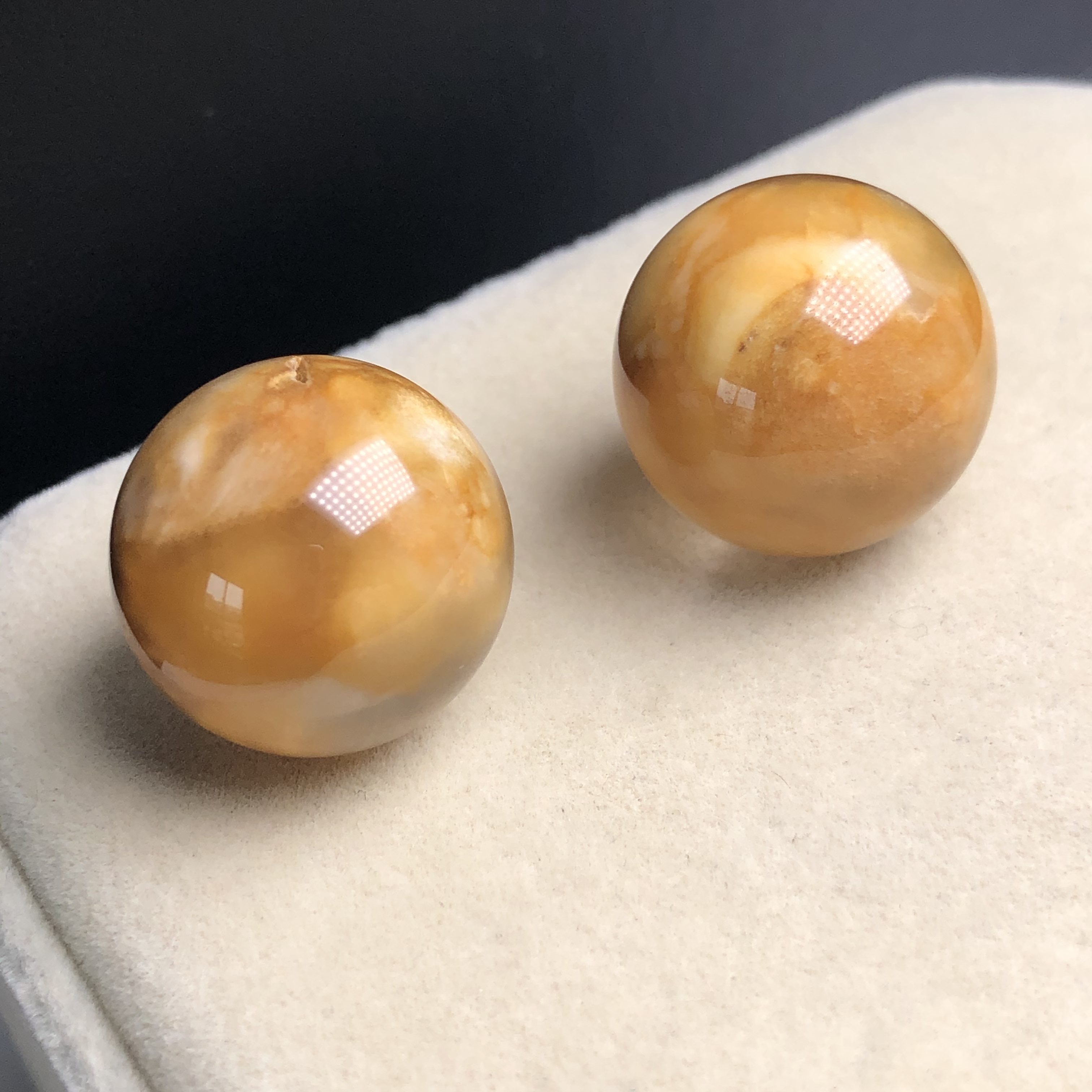 大漏亏出（19mm）同料出一对天然水晶黄兔毛单珠吊坠