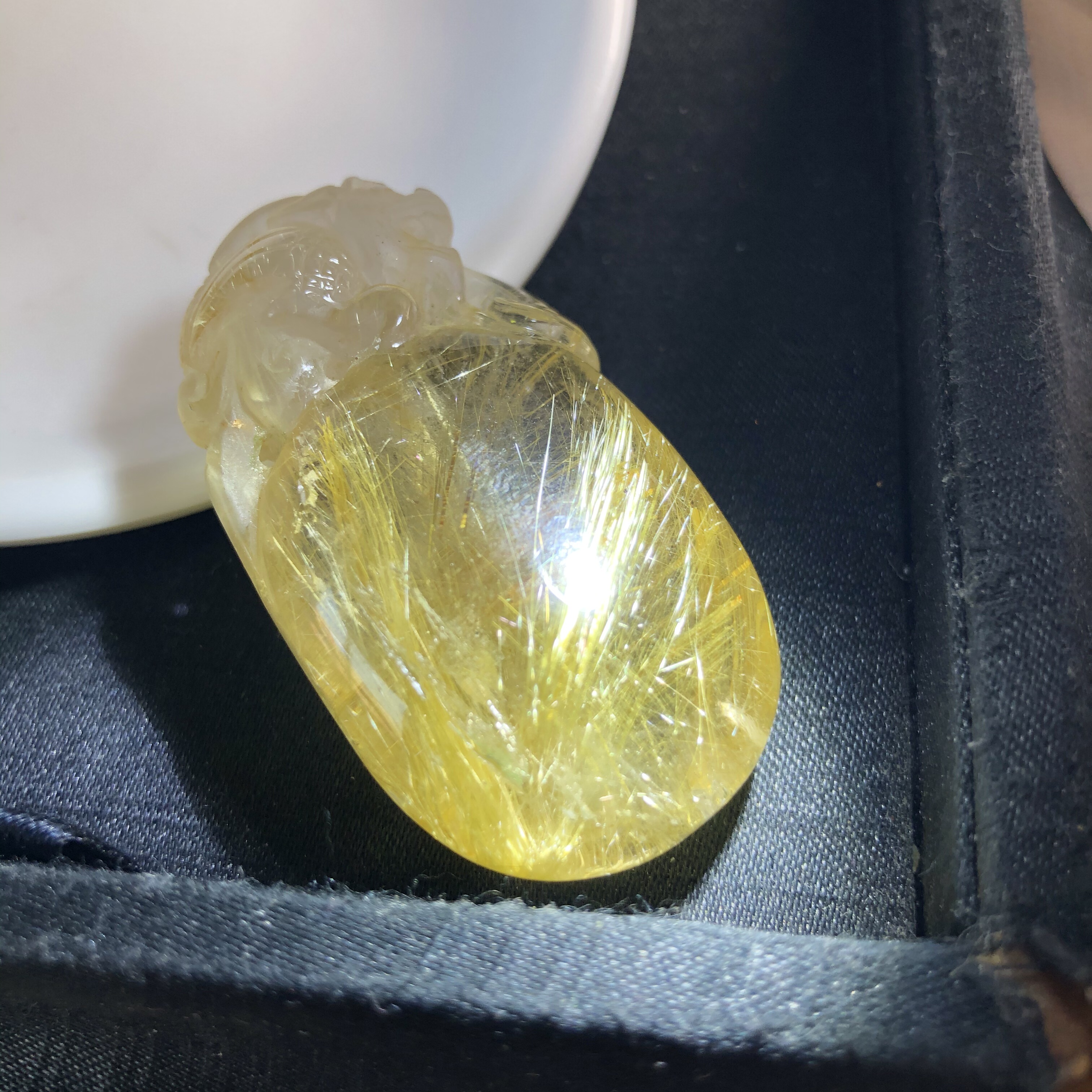 天然板顺猫眼雕刻钛晶貔貅吊坠奇石