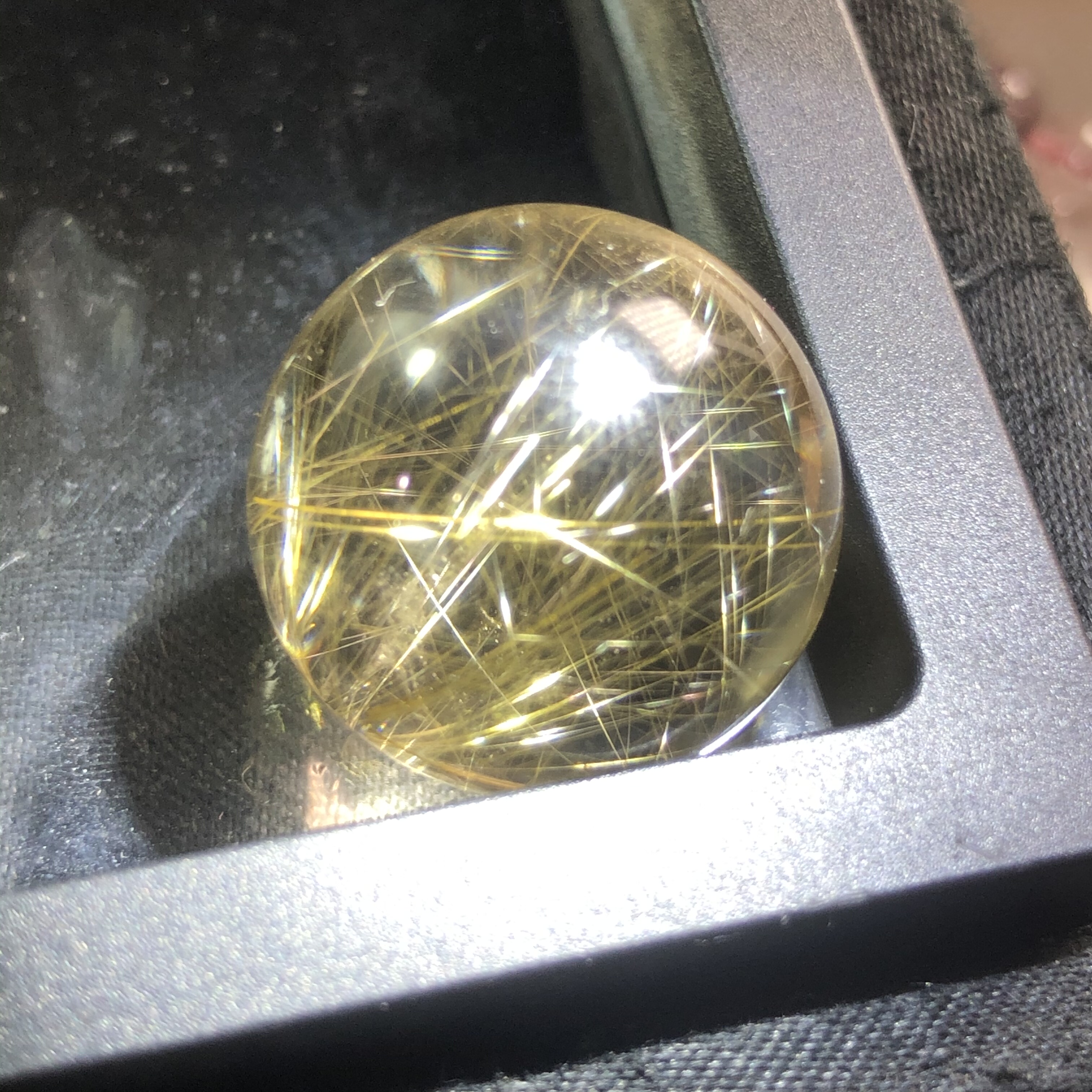 21毫米(没有任何优化注胶)老矿巴西天然金钛晶单珠水晶