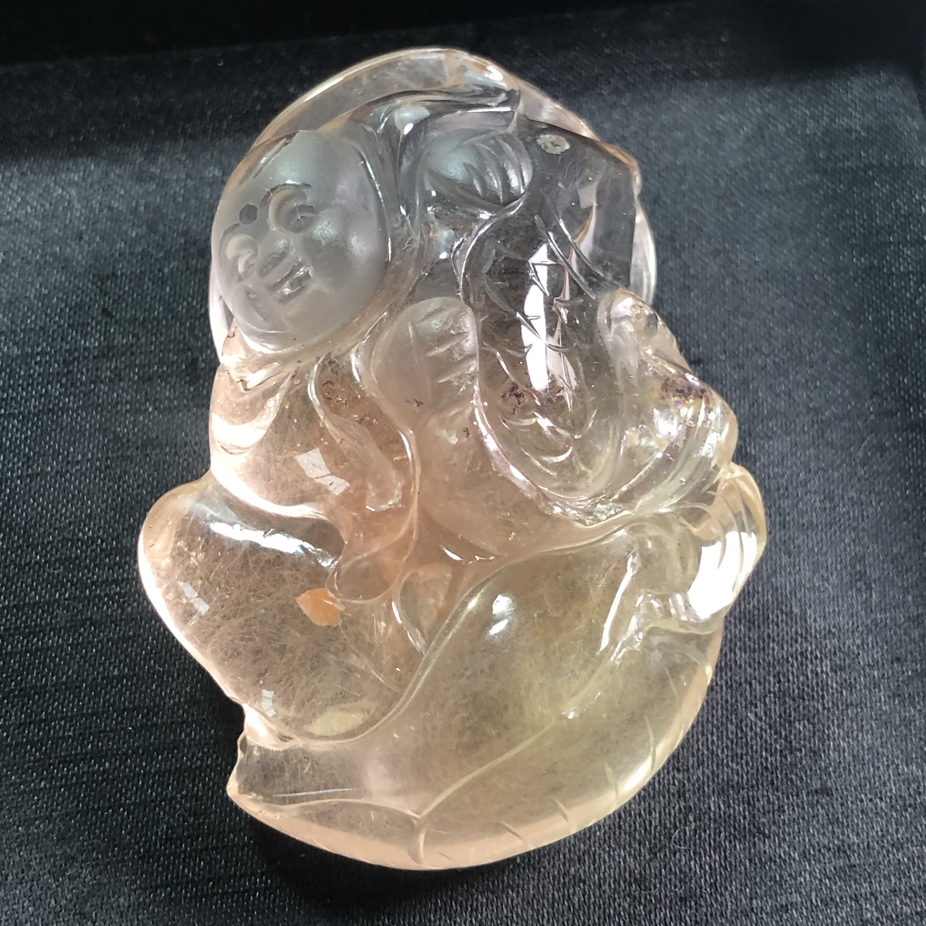 手工雕刻老矿精美天然兔毛雕刻童子把玩吊坠莲花童子