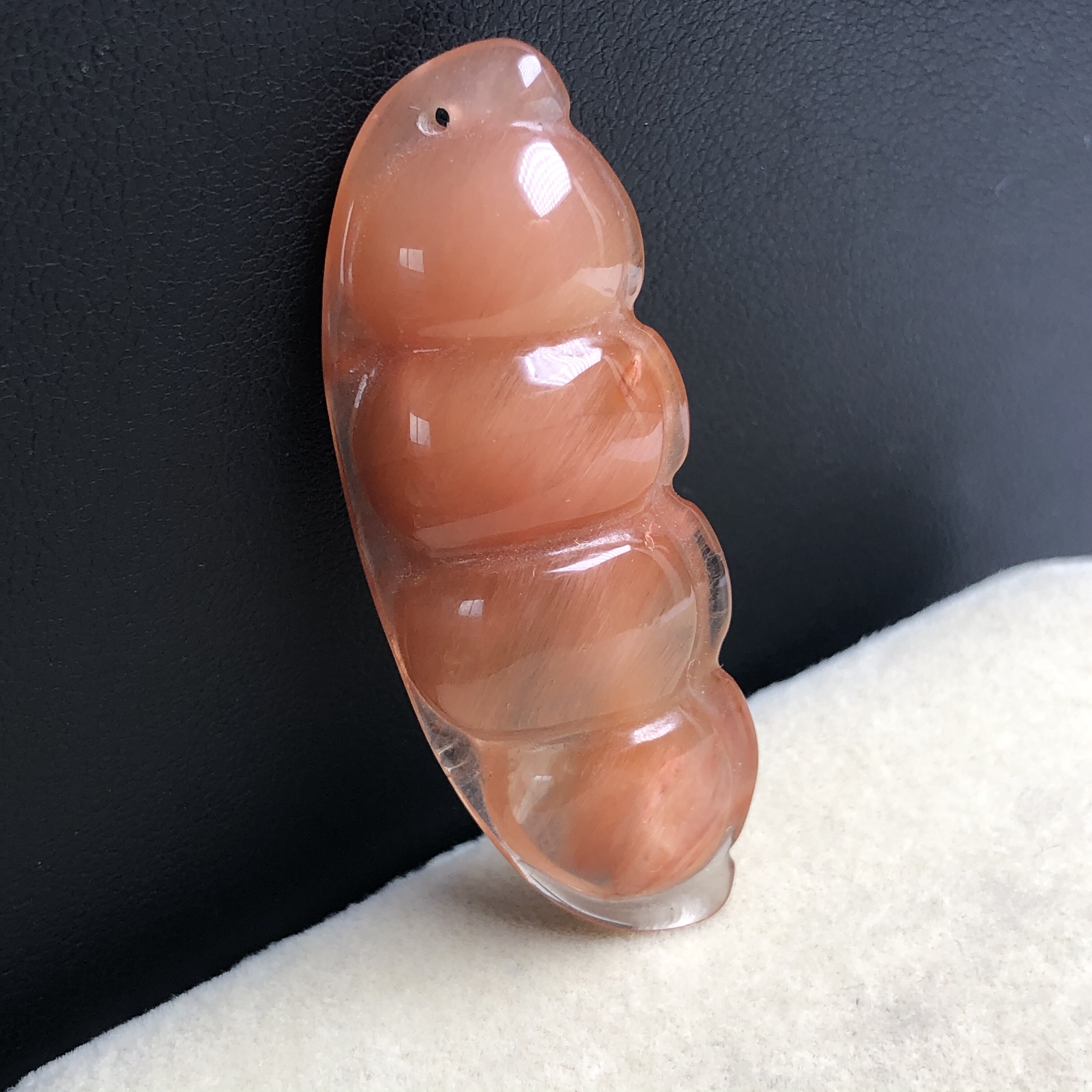 老矿精美天然猫眼顺发晶兔毛水晶雕刻四季豆吊坠四季来财