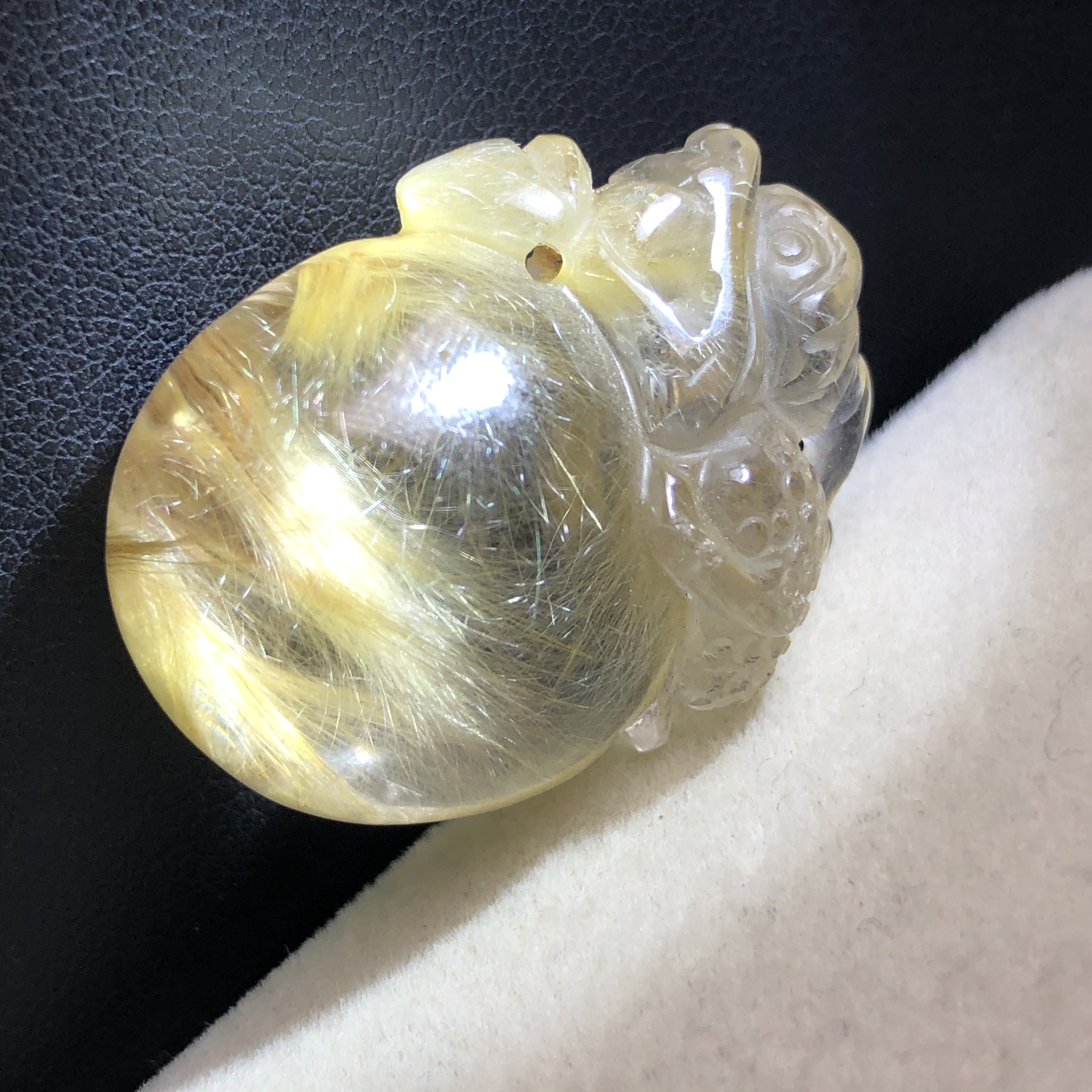 老矿天然水晶烟花发晶花雕刻金蟾吊坠