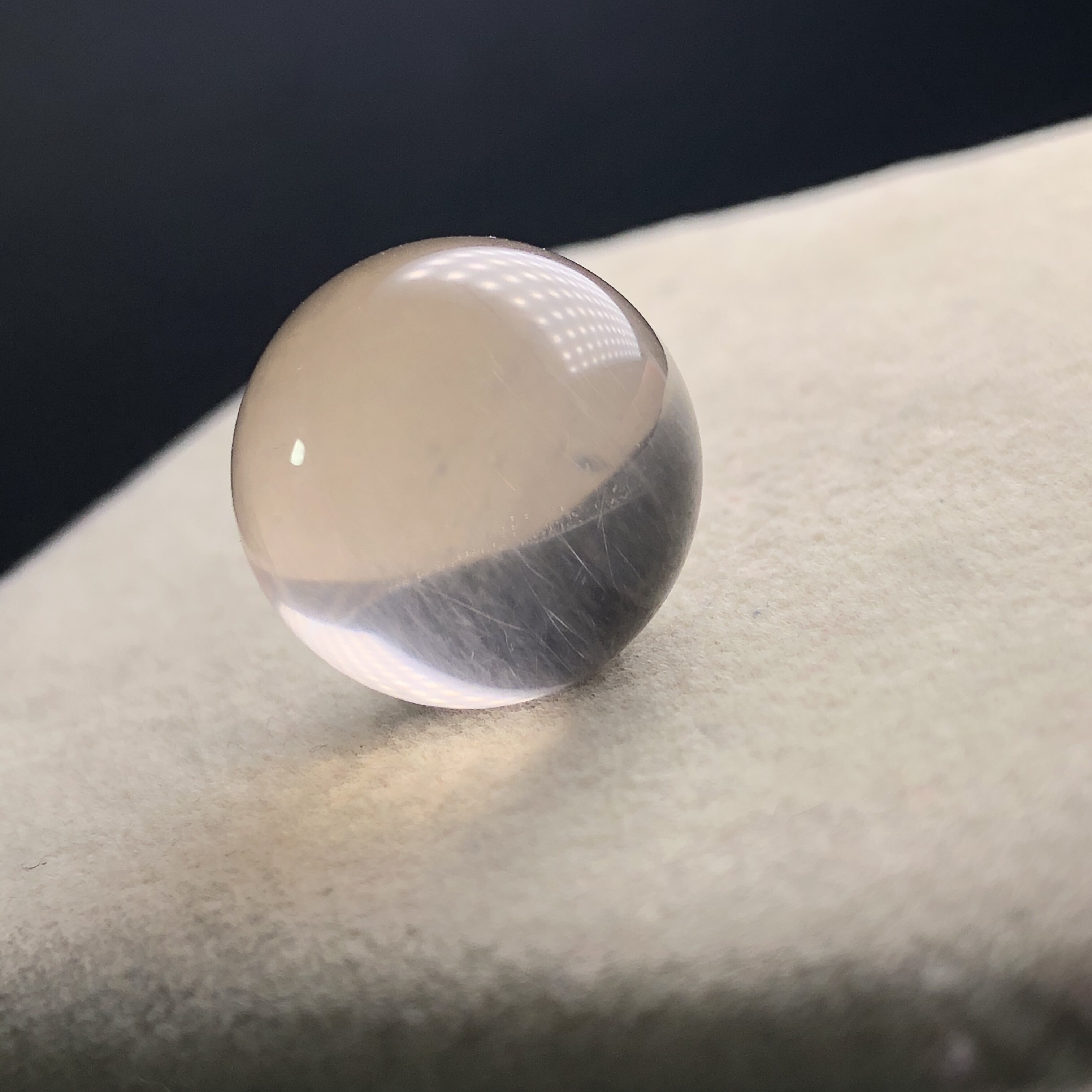 17.3毫米(没有任何优化注胶)老矿天然戒面料灰兔毛单珠