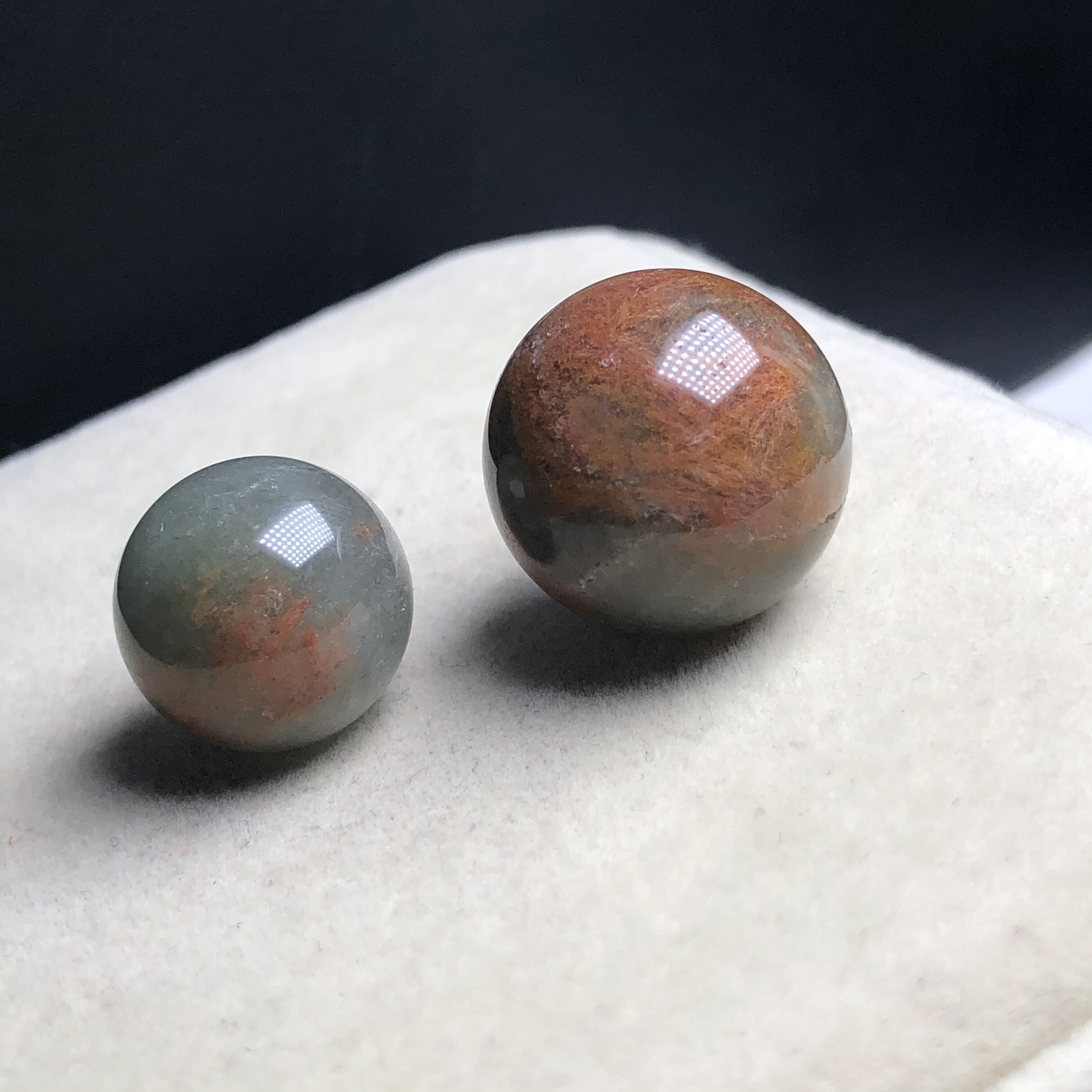 14.4/17.8亏本大漏同料出天然水晶双色绿兔毛单珠