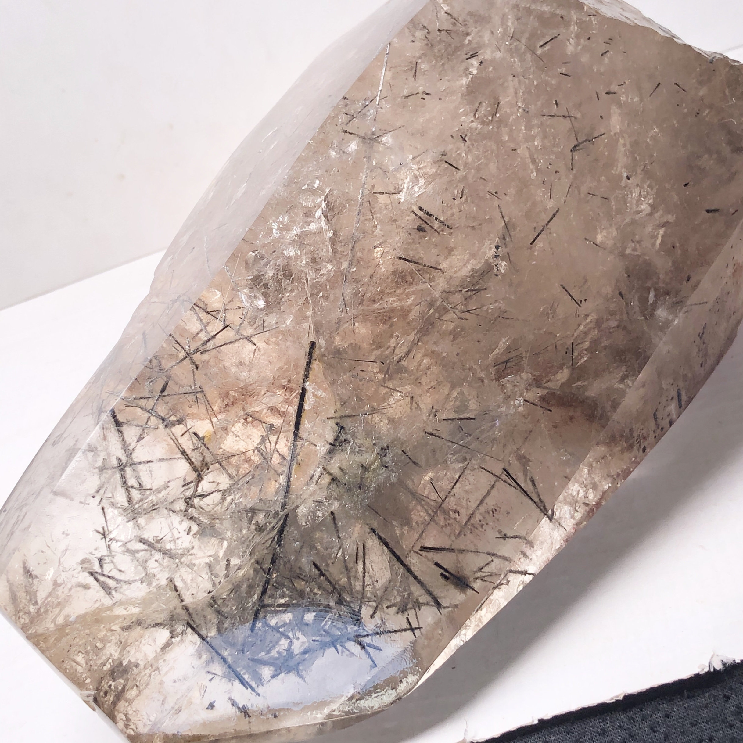 天然黑发晶水晶原石共生草莓水晶