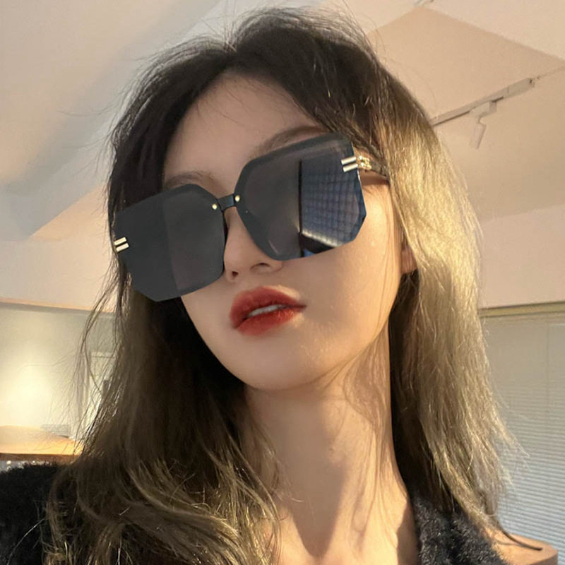 新款方形简约偏光太阳眼镜女韩版潮个性大框圆脸显瘦遮阳墨镜,ZIPPO/瑞士军刀/眼镜,太阳眼镜,淘宝优惠券,粉丝福利购,淘宝优惠卷