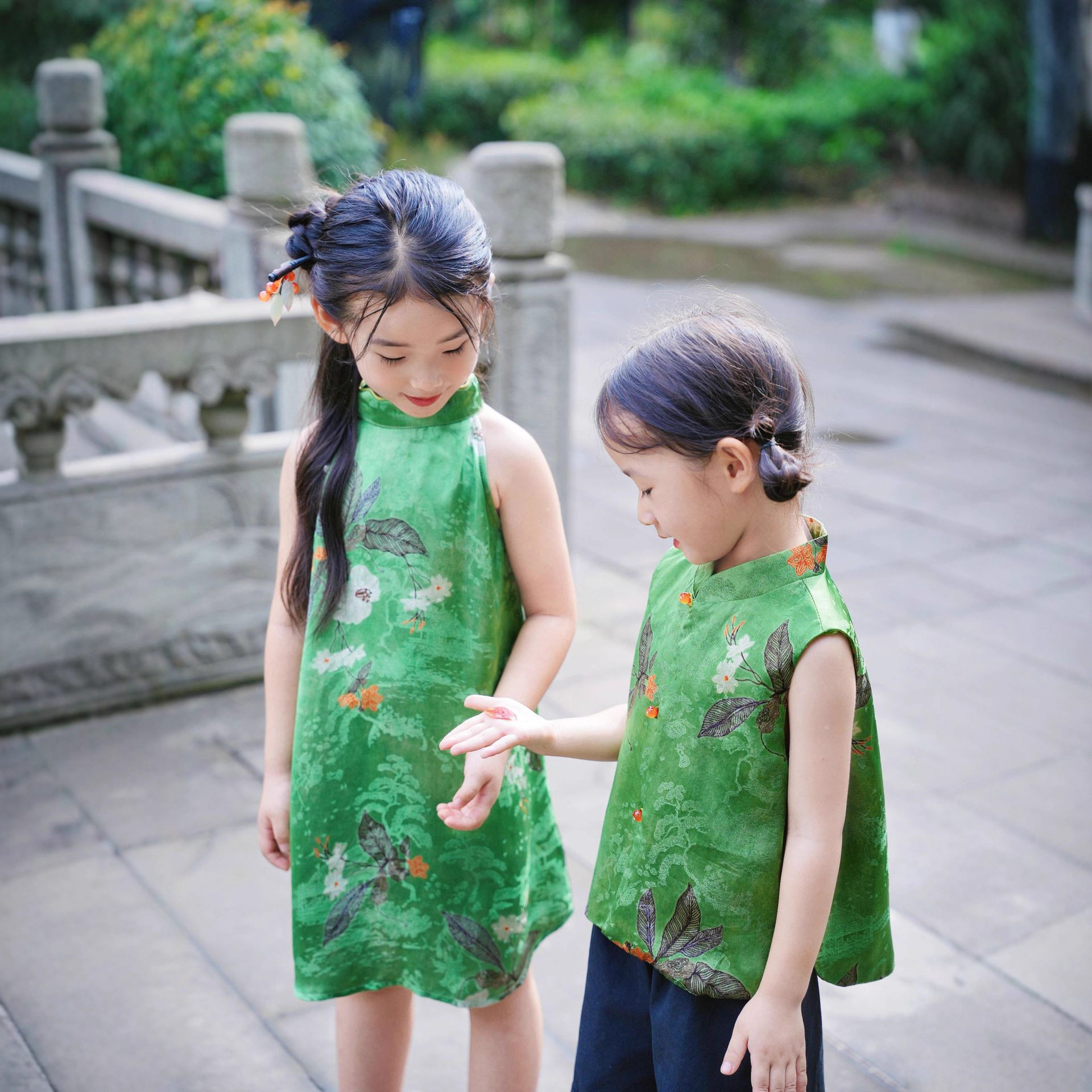 儿童夏季仿真丝旗袍女童挂脖中国风薄款新中式男童马甲周岁姐弟装