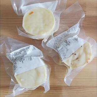 新货乌日查内蒙古酸奶糕菜市场正在特产酸奶疙瘩手工奶酪块零食奶