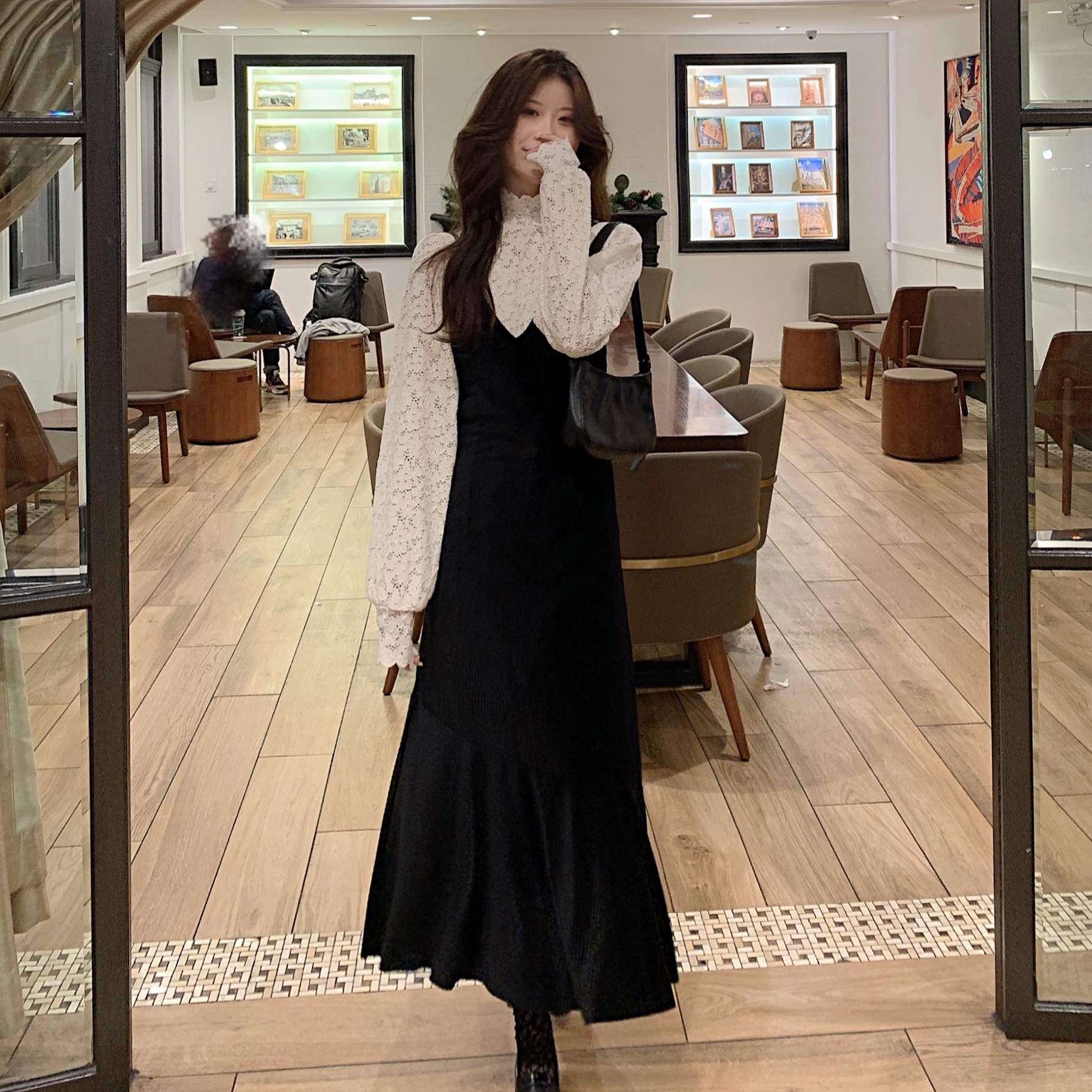 Two pieces of large 2020 foreign style high collar lace bottoming shirt + corduroy V-neck sling fashion dress