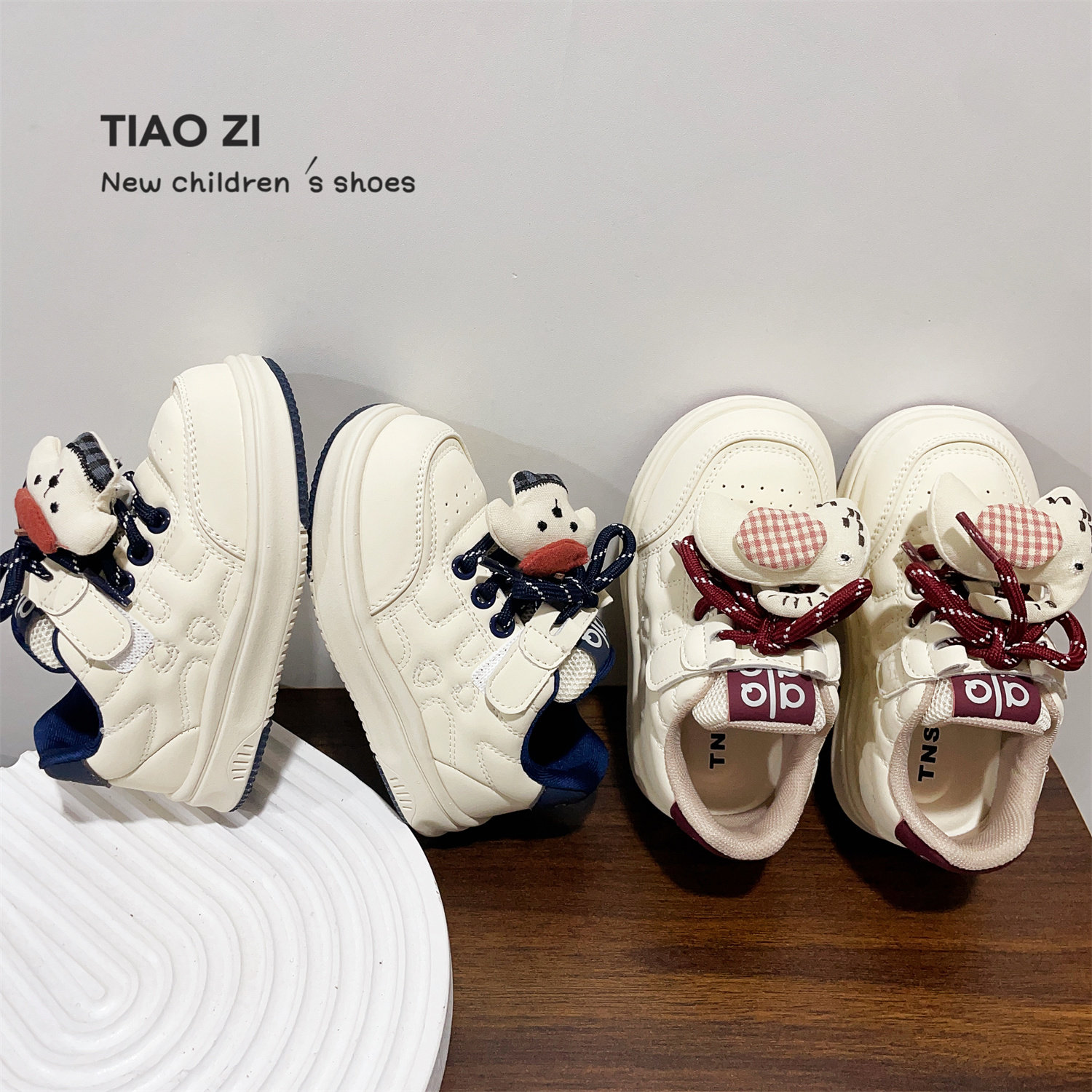 2026春款可爱卡通玩偶男宝宝户外休闲鞋小童软底舒适板鞋潮流童鞋