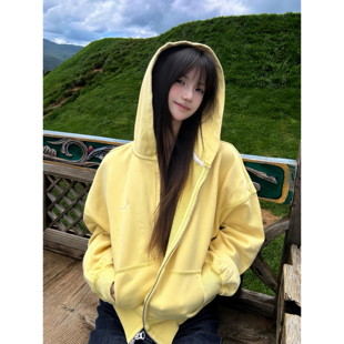 巨好看黄色短款连帽卫衣外套女2026秋季宽松休闲通勤百搭开衫上衣