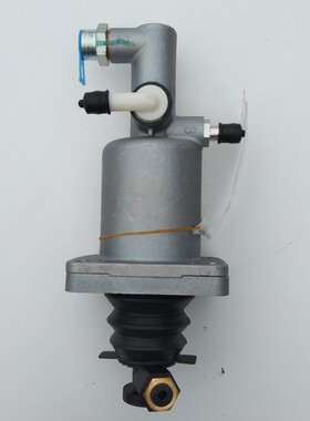 五征原装配件 奥驰A1 T1 V1 宏瑞离合总泵 气助力器离合总泵