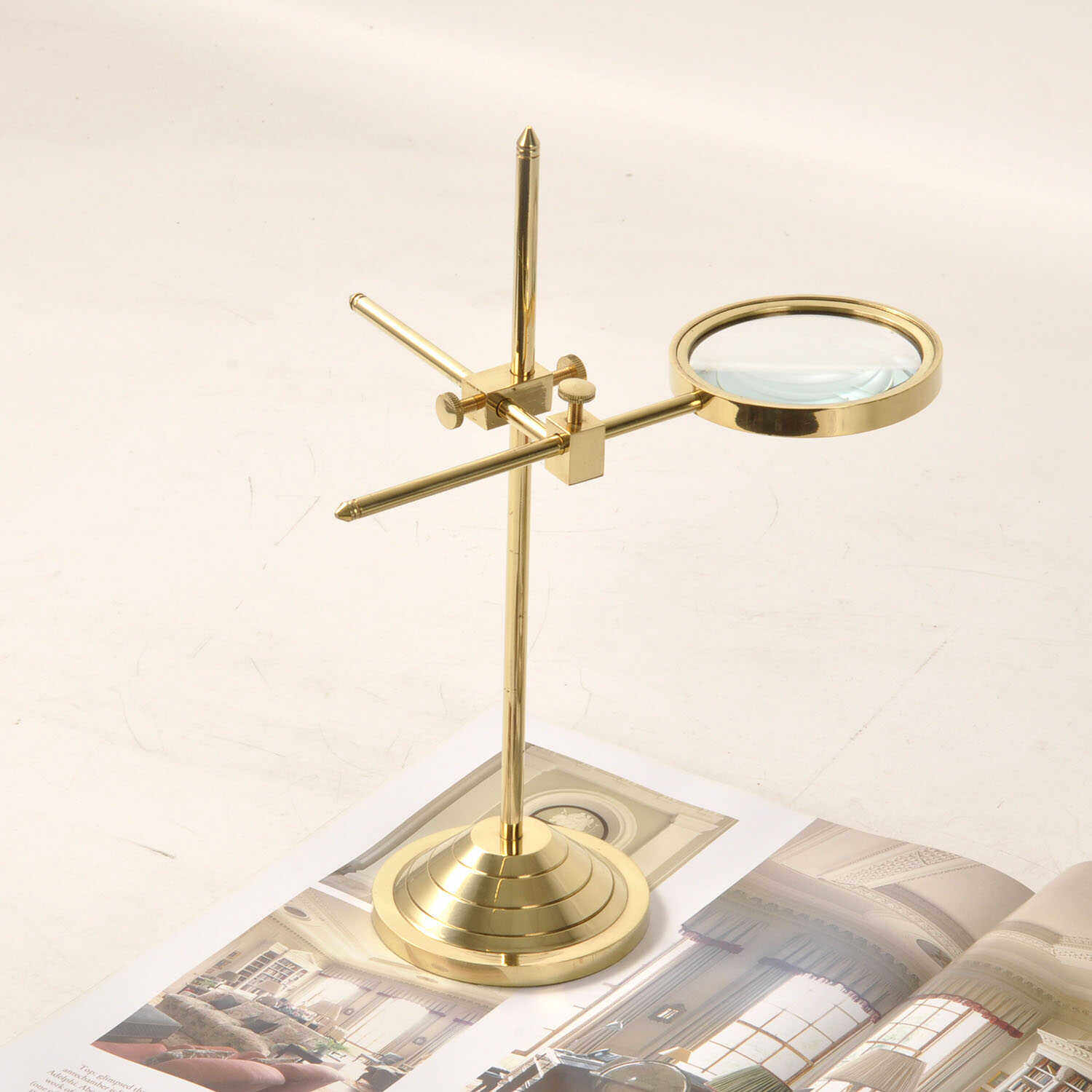 印度进口纯黄铜支架式放大镜台式老人阅读镜样板房书房软装摆件