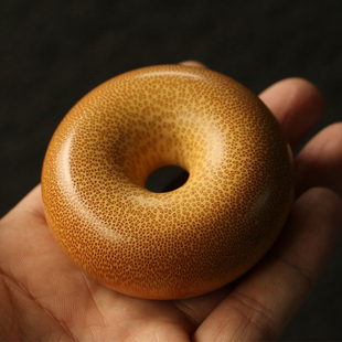 【一物一拍】精选几十年高密度实心竹龙血丝老料手把件把件面包圈